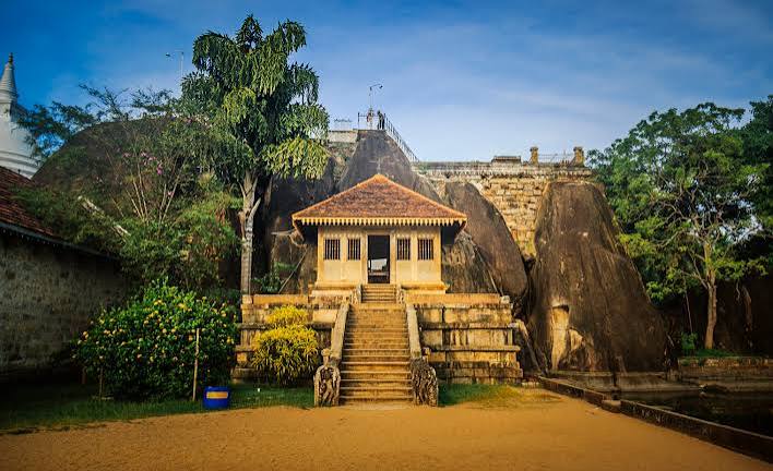 Isurumuniya Rock Temple